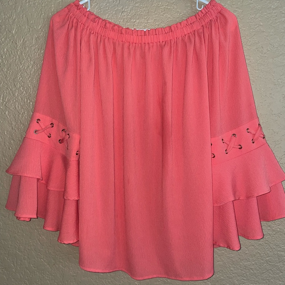 Vantarsi smocked flutter top